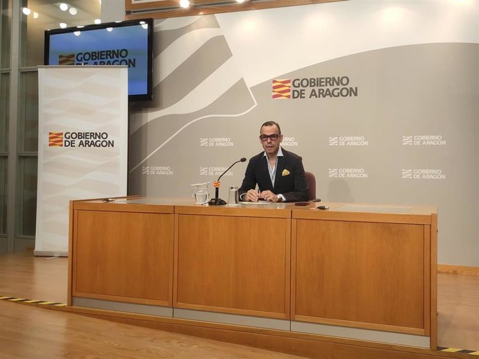 El director general de Cultura, Pedro Olloqui, aplaza la temporada de lírica y danza.