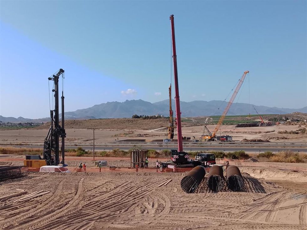 Archivo - Inicio de las obras para un viaducto de cuatro vías en el AVE entre Murcia y Almería en Vera (Almería).