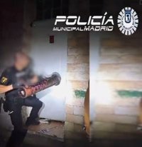 El juez deja en libertad provisional a los padres de los tres niños tutelados rescatados en Carabanchel