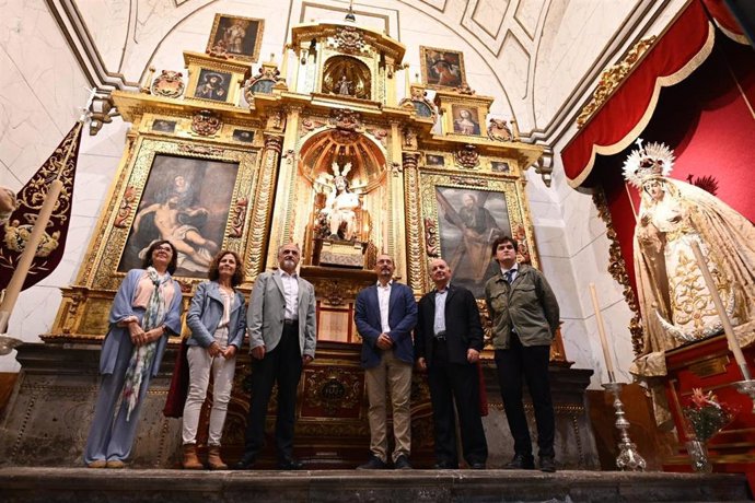 Visita tras los trabajos de restauración del retablo del Cristo de la Meditación