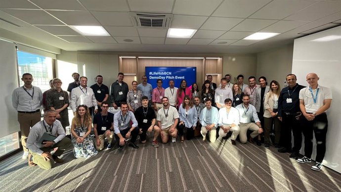 Els participants del LifeHub Barcelona Demo Day organitzat per Bayer
