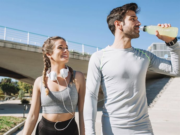 Archivo - Tendencias actuales en moda y calzado deportivo