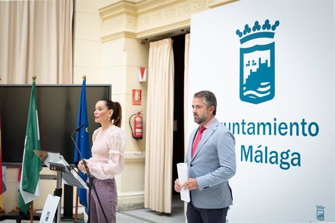 Los ediles del equipo de gobierno Elisa Pérez de Siles y Carlos Conde.