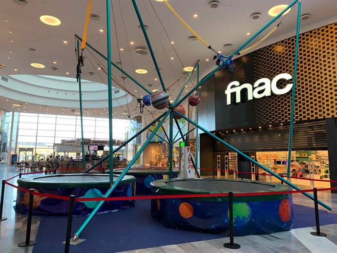 La 'Academia de astronautas' instalada en el recibidor de Río Shopping.