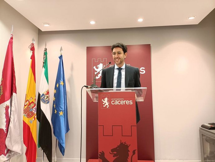 El portavoz del Gobierno local del Ayuntamiento de Cáceres, Ángel Orgaz
