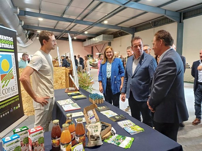 El consejero de Medio Rural y Política Agraria del Principado de Asturias, Marcelino Marcos Líndez, inaugura la 37 Feria del Campo y de las Industrias Agrícolas, Ganaderas, Forestales y Pesqueras (Agropec), en el recinto ferial gijonés 'Luis Adaro'.
