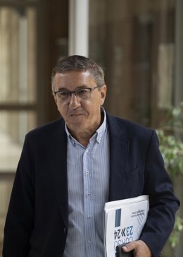 El conseller de Educación, Universidades y Empleo, José Antonio Rovira,