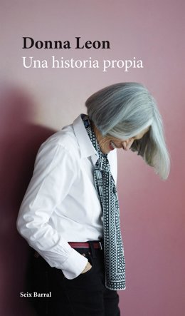Portada de las memorias 'Una historia propia' de Donna Leon