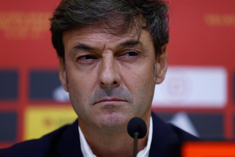 Santi Denia, seleccinador sub21 español, durante una rueda de prensa.