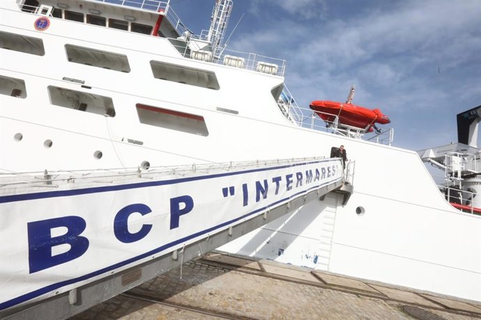Archivo - El buque 'Intermares' ,  archivo 