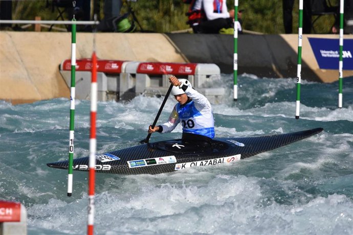 Klara Olazábal durante su bajada en el Mundial de Piragüismo Slalom de 2023