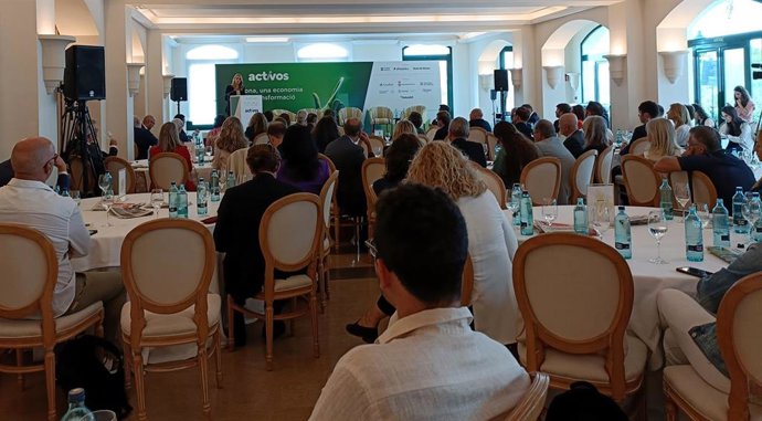 La consellera Natlia Mas clausurando la jornada