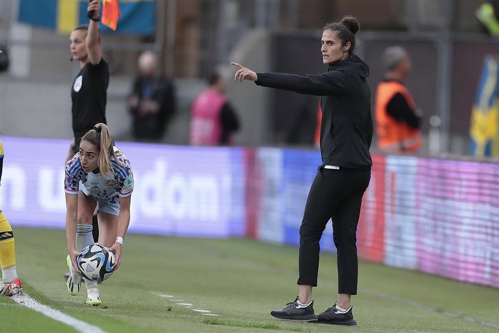 La seleccionadora nacional femenina, Montse Tomé, durante el Suecia-España de la Liga de Naciones