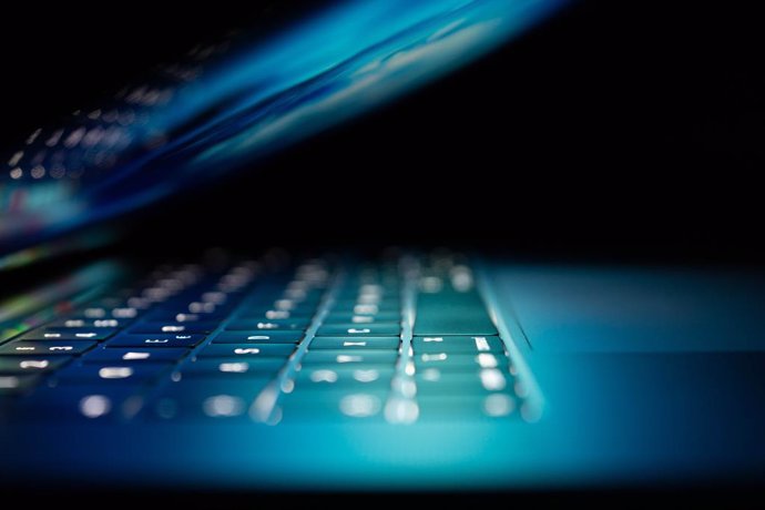 Recurso de teclado retroiluminado de ordenador portátil