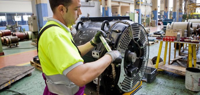 Archivo - Alumno del Ciclo Formativo de Grado Medio de Mantenimiento de Material Rodante Ferroviario, archivo 