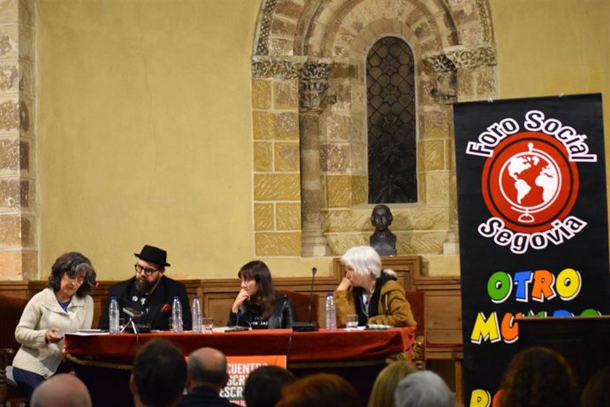 La primera jornada del XVIII Encuentro de Escritores en Segovia pone de manifiesto otras formas de pensar y escribir