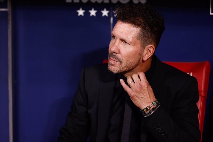 Archivo - Diego Pablo Simeone, head coach of Atletico de Madrid, looks on during the spanish league, La Liga EA Sports, football match played between Atletico de Madrid and Granada CF at Civitas Metropolitano stadium on August 14, 2023, in Madrid, Spain.