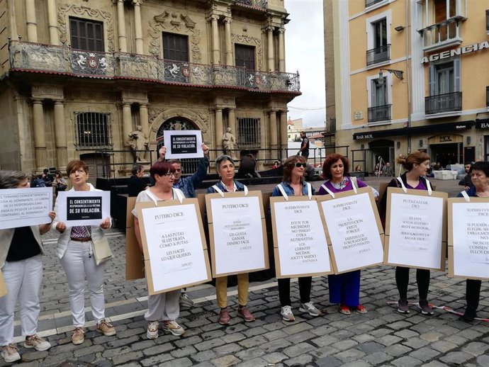 Concentración en Pamplona para reclamar la abolición de la prostitución.