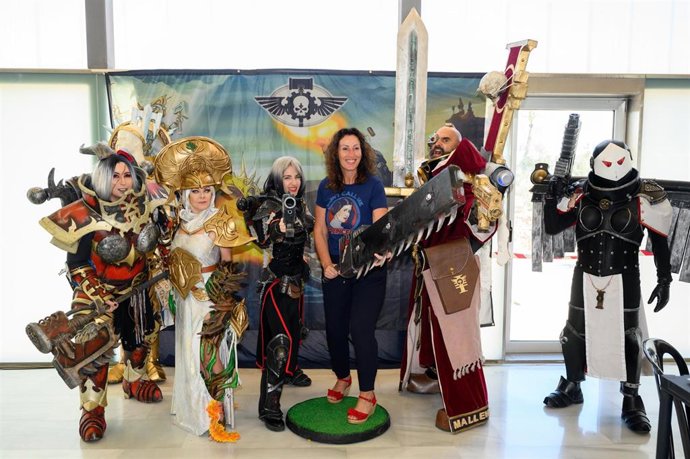 La alcaldesa de Almería, María del Mar Vázquez, en el Mangafest