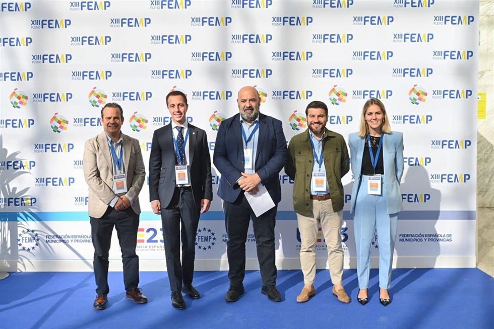 (I-D) El Conseller Insular De Presidencia, Toni Fuster; El Presidente Del Consell De Mallorca, Lloren Galmés; El Alcalde De Palma, Jaime Martínez, Y Los Concejales De Cort Javier Bonet Y Lourdes Roca, En El XIII Pleno De La FEMP.