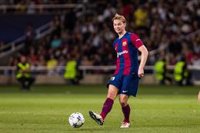 De Jong se lesiona el tobillo y Xavi pierde una pieza importante