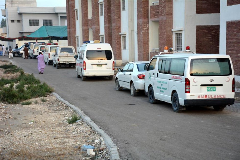 Archivo - Ambulancia en Pakistán