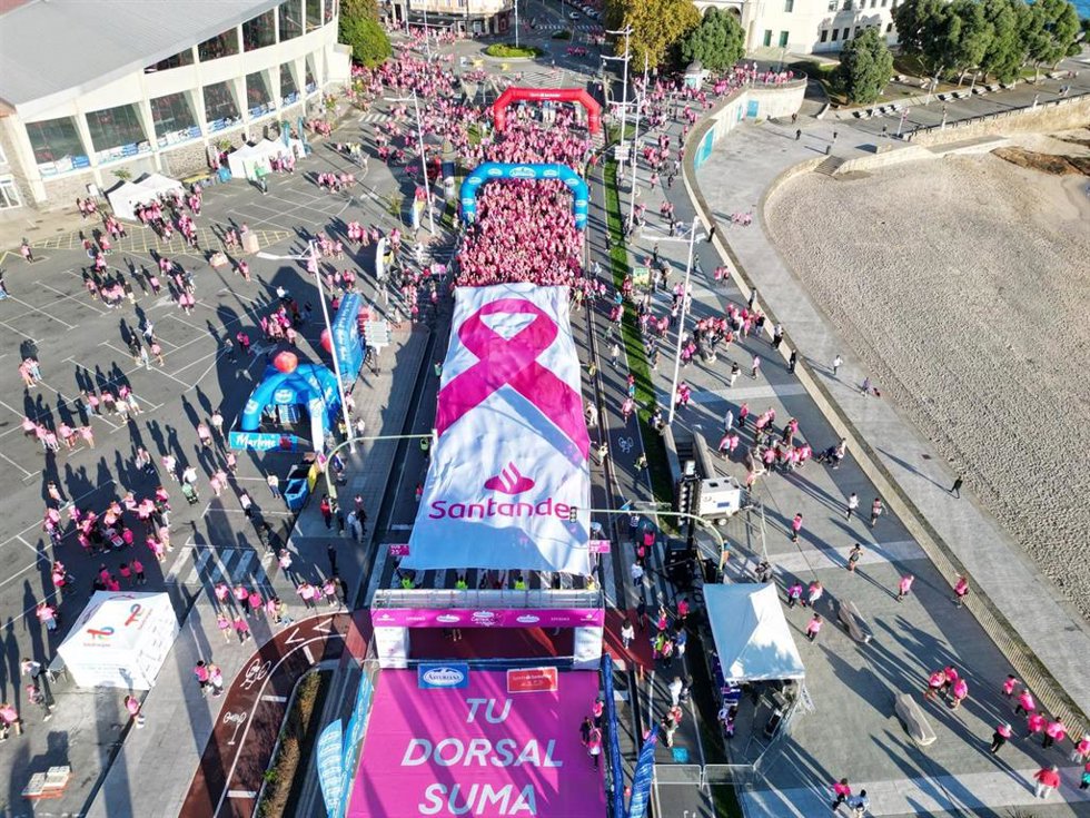 Más de 5.000 participantes se dan cita en A Coruña en la Carrera de la Mujer Central Lechera Asturiana