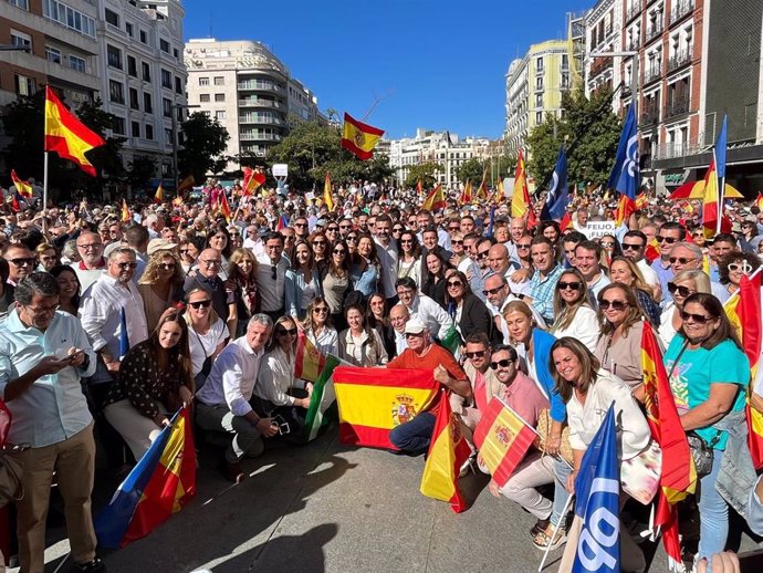 Delegación del PP de Almería en el acto del PP en Madrid