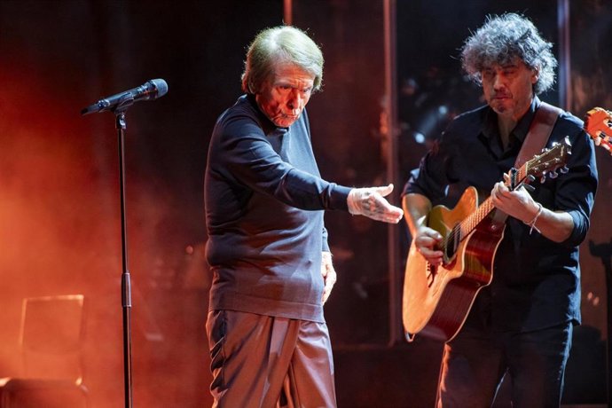Raphael, en concierto en el ciclo 1001 Músicas-CaixaBank en el Teatro del Generalife