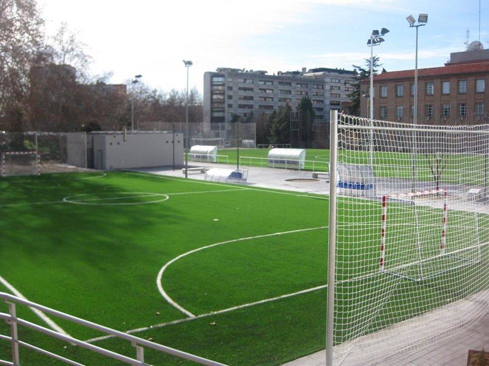 Archivo - Instalaciones deportivas del Canal de Isabel II de Madrid