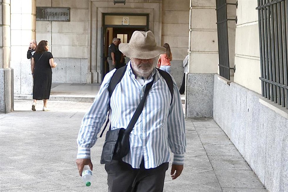 Juan Lanzas a su llegada a la Audiencia de Sevilla
