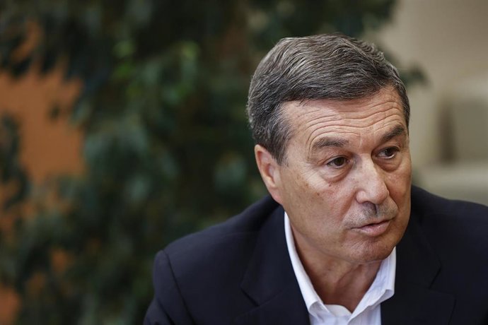 El conseller de Sanidad de la Generalitat Valenciana, Marciano Gómez, durante una entrevista para Europa Press