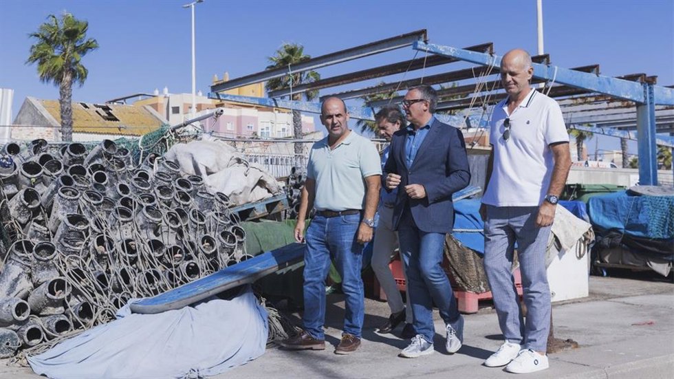 Manuel Gavira en el puerto de La Atunara en La Línea.