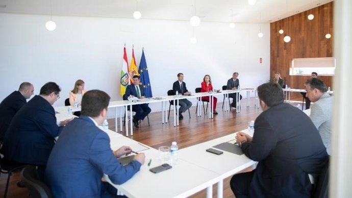 Reunión Capellán con alcaldes de cabecera de comarca