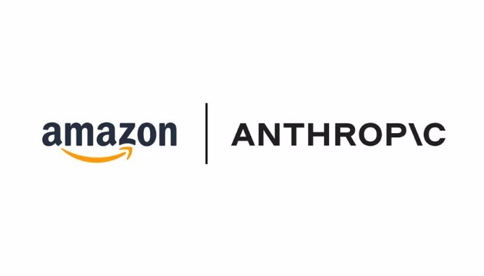 Logotipos de Amazon y Anthropic con motivo de una nueva colaboración estratégica en IA generativa