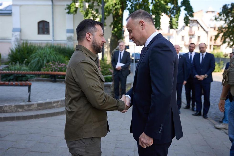 Archivo - Los presidentes de Ucrania, Volodimir Zelenski, y el de Polonia, Andrzej Duda.