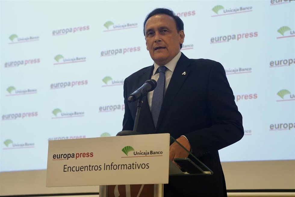 El consejero de Universidad, Investigación e Innovación, José Carlos Gómez Villamandos, este lunes en Málaga durante su participación en un desayuno informativo de Europa Press Andalucía en colaboración con Unicaja Banco.