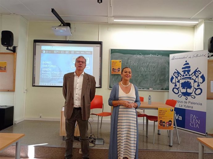 Barcones en la presentación del Bono Joven en Palencia.