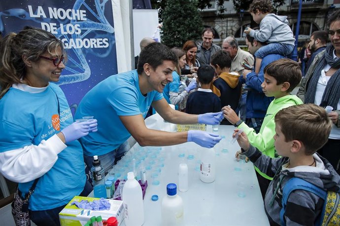 Archivo - Foto de archivo de la Noche Europea de los Investigadores e Investigadoras