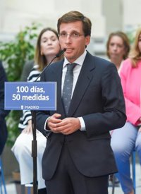Almeida critica que oposición esté "más preocupada" por no ir a un acto de Gobierno que por los problemas de madrileños