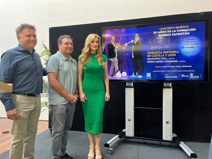 Mar Sancho y Eusebio Sacristán en un momento de la presentación del concierto benéfico