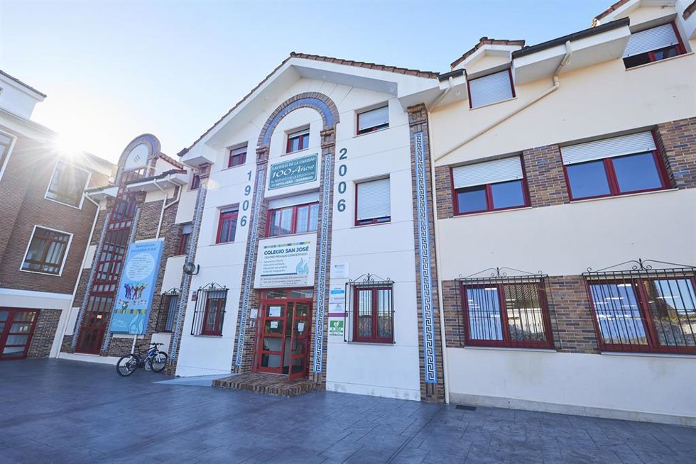 Entrada del colegio concertado San José de Astillero