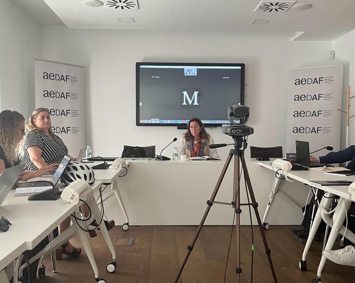 La Asociación Española de Asesores Fiscales (AEDAF) presenta su nuevo paper "El impuesto sobre los envases de plástico no reutilizables".