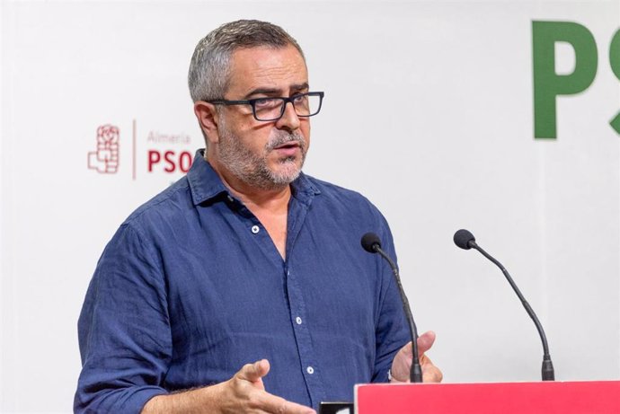 El secretario general del PSOE de Almería y parlamentario andaluz, Juan Antonio Lorenzo.