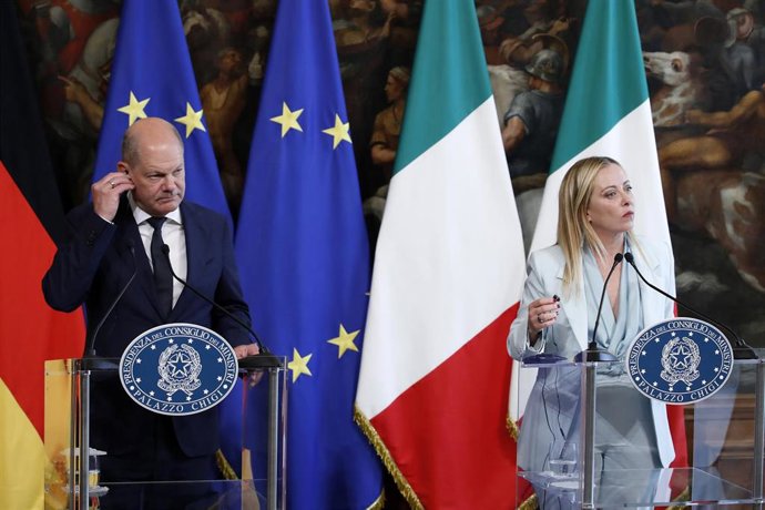 Archivo - La primera ministra italiana, Giorgia Meloni, y el canciller alemán, Olaf Scholz