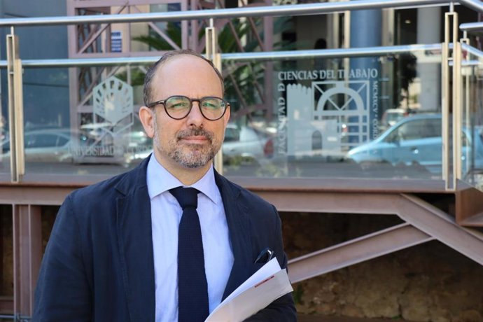 El portavoz de Universidad, Investigación e Innovación del PSOE-A en el Parlamento de Andalucía, el cordobés Antonio Ruiz.