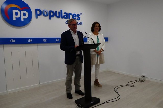 El presidente de la Diputación de Teruel, Joaquín Juste; y la alcaldesa de la capital, Emma Buj