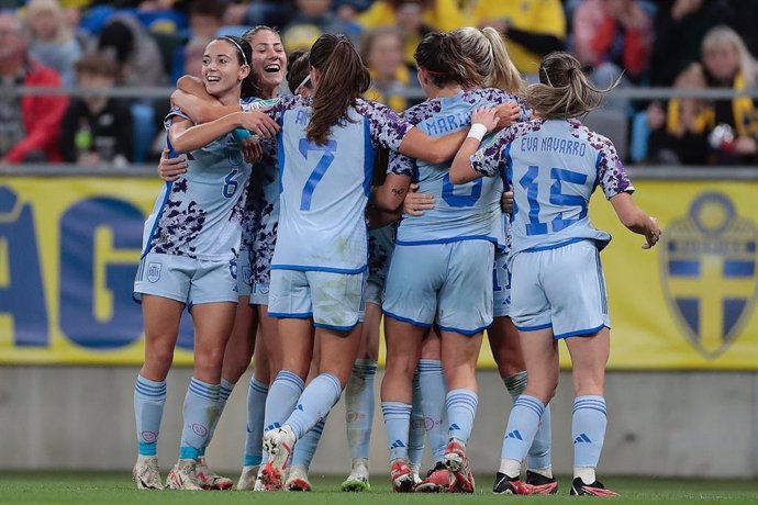 Las jugadoras de la selección española celebran uno de sus goles ante Suecia en la Liga de Naciones