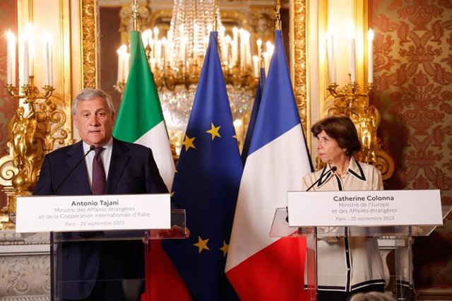 El ministro de Exteriores de Italia, Antonio Tajani (izquierda), y su homóloga francesa, Catherine Colonna (derecha)