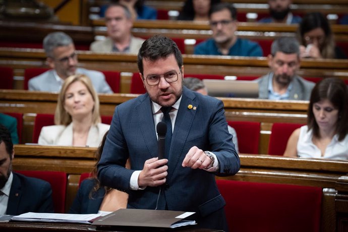 Archivo - El president de la Generalitat, Pedro Aragons, intervé durant el darrer ple de la legislatura, al Parlament de Catalunya, el 26 de juliol de 2023, a Barcelona, Catalunya (Espanya)